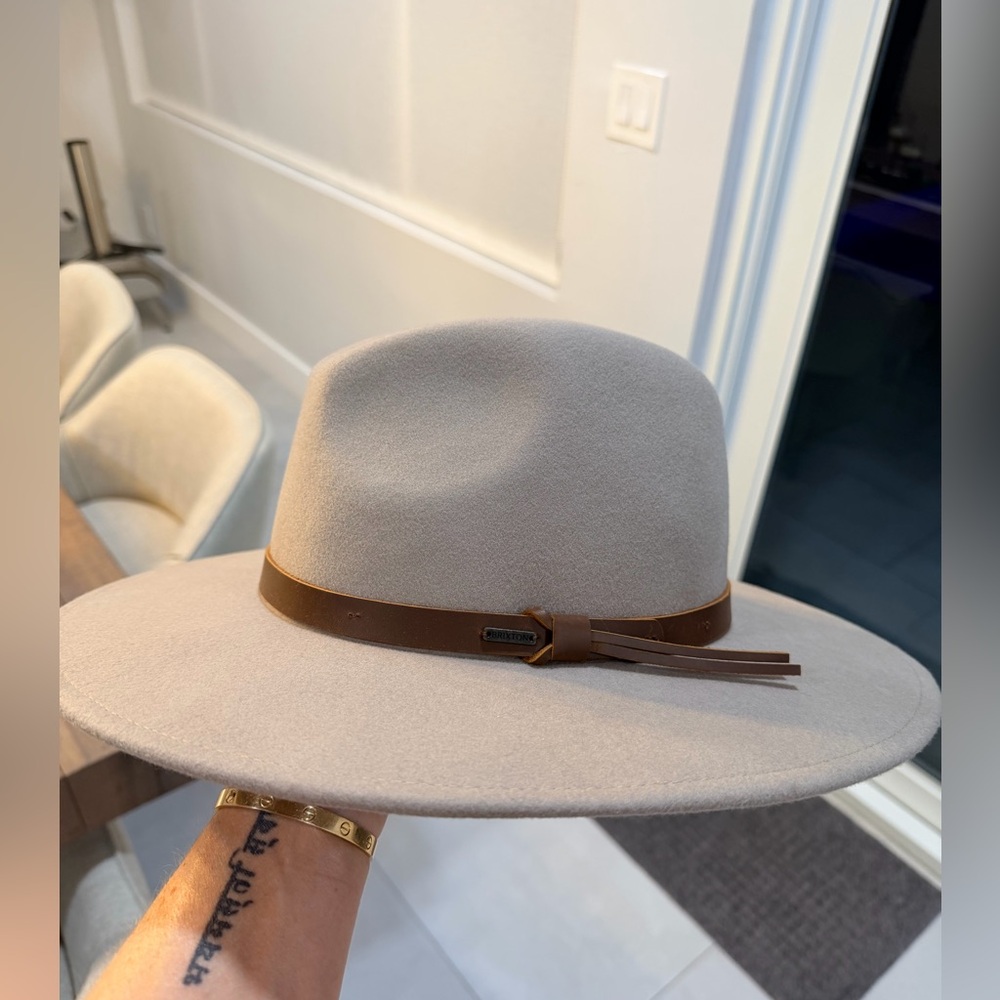Brixton Field Proper hat - Brand new never worn size L